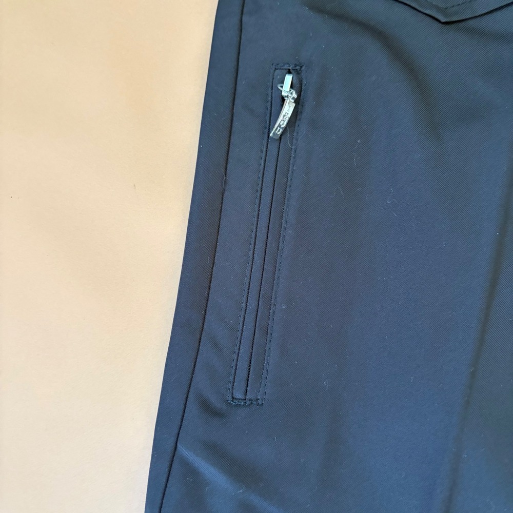 IZOD Golf Womens Black Swingflex Stretch Bermuda Shorts UPF 50 Size 2 NEW - Picture 2 of 13